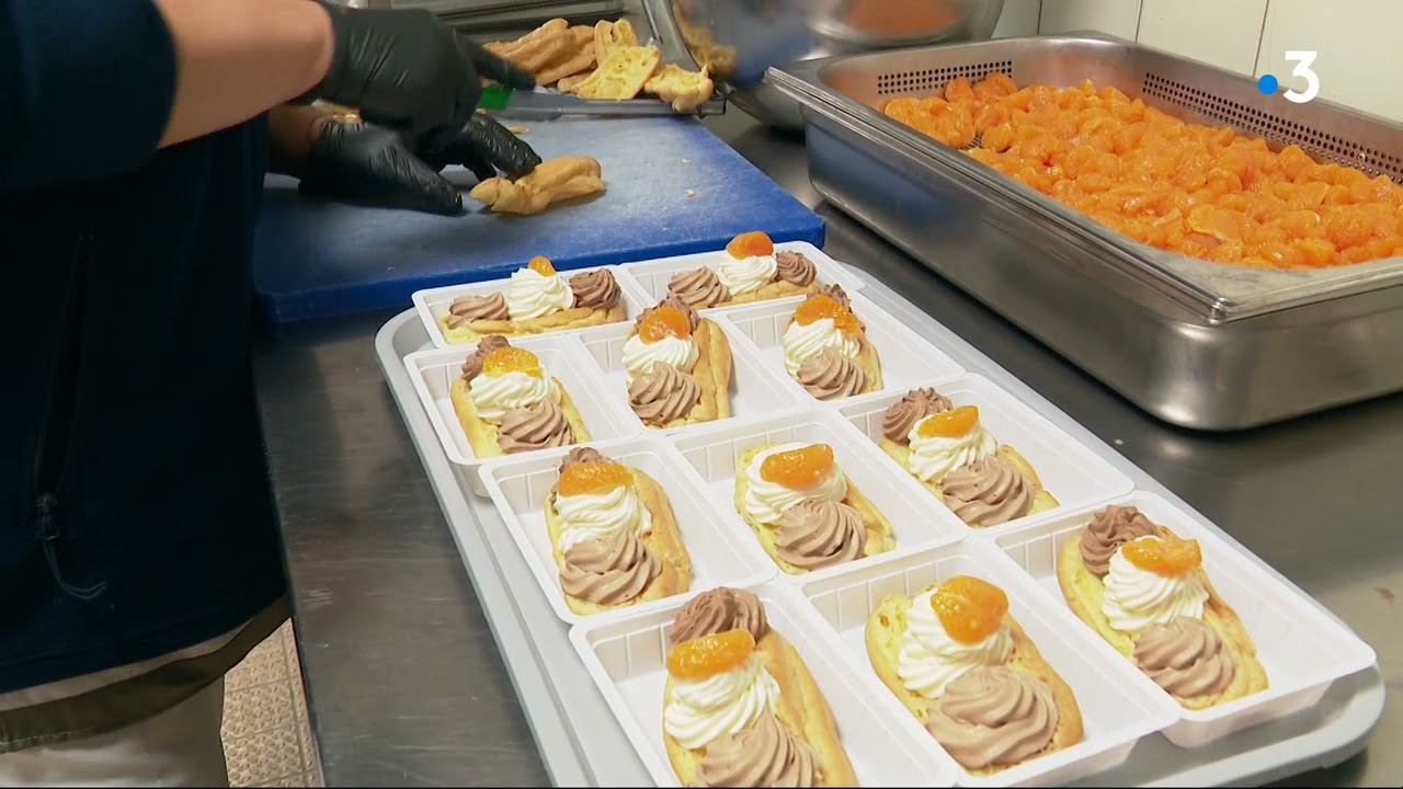 France 3 - Un jour avec Philippe Rochet, chef-cuisinier du collège de Pont-de-Vaux