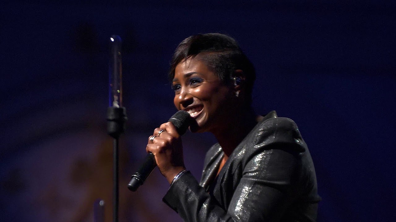 Edsilia Rombley - Ik Hou je Vast (Live in Het Concertgebouw)