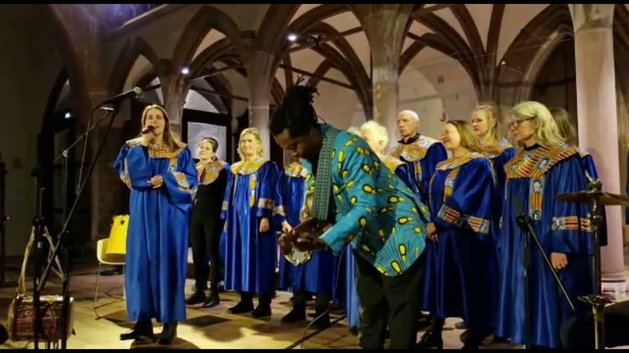 Les Sun Gospel Singers sous la direction de Zo'Okomo Thierry Ndinda.