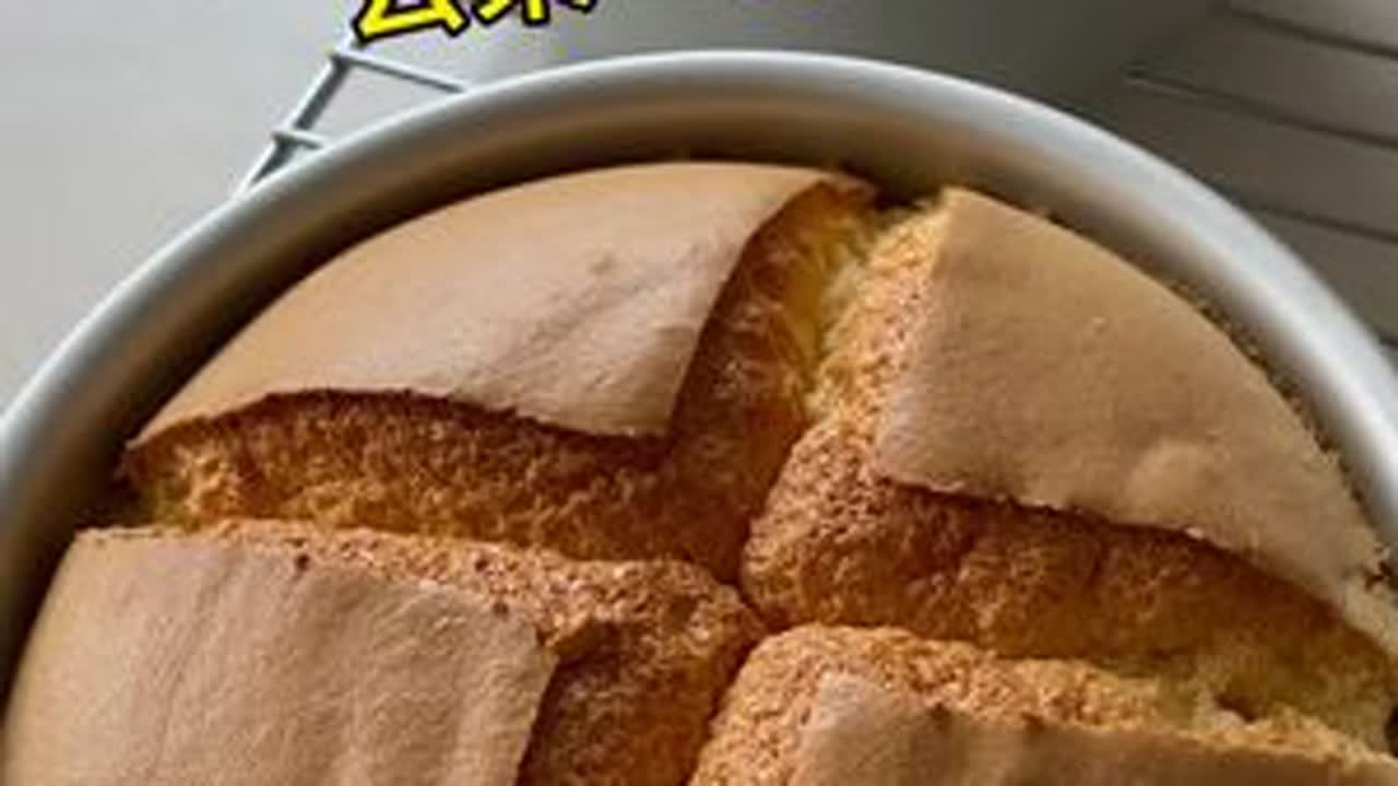 在抖音更新视频好几年了，你们都是怎么赚钱的。一个月200多算什么水平。今天做了云朵蛋糕，口感像云朵一样，太好吃了#家庭版蛋糕 #家庭自制蛋糕