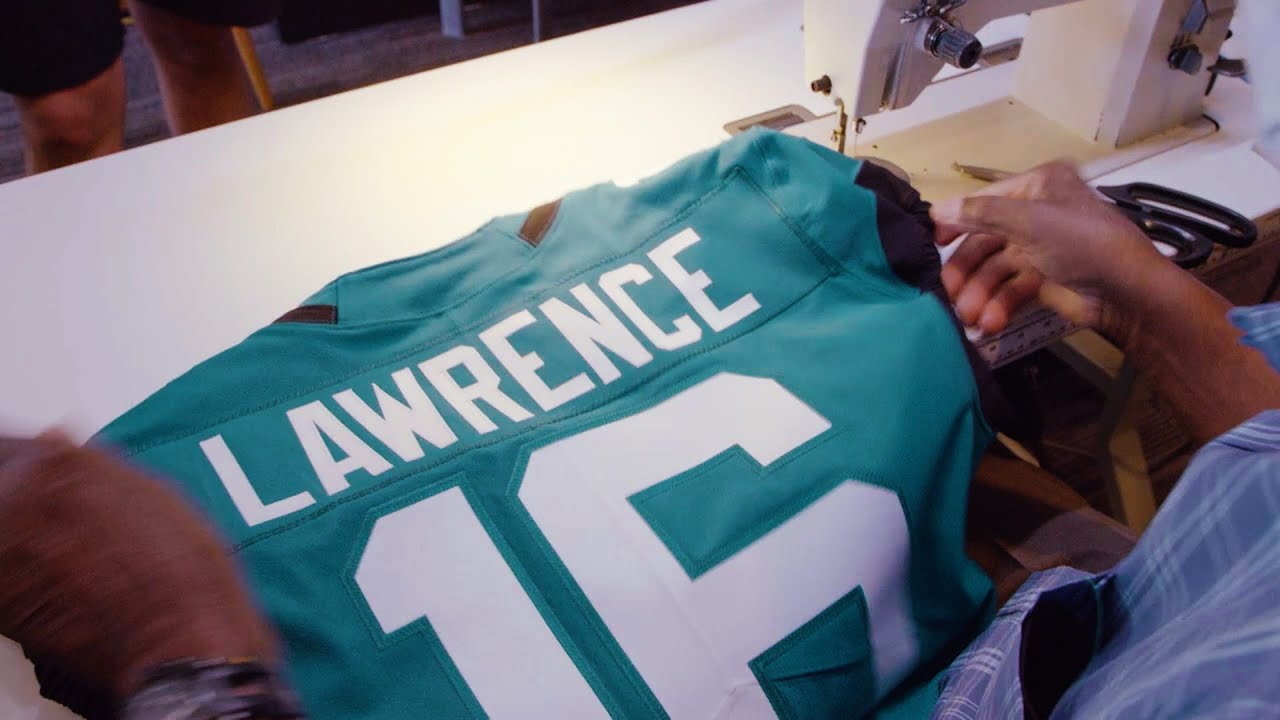 NFL Kickoff l Locker Room