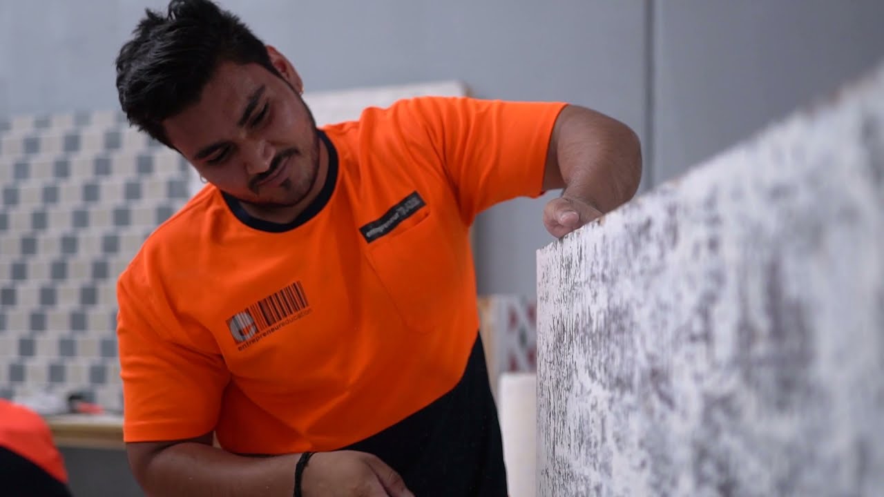 Busy day at Shed 101 for our Tiling students