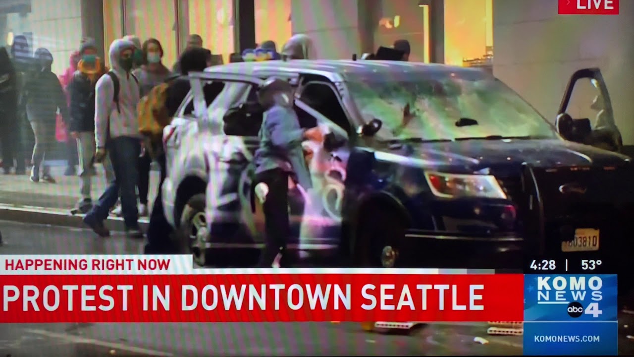 Seattle rioter steals rifle from police car, immediately disarmed at gunpoint