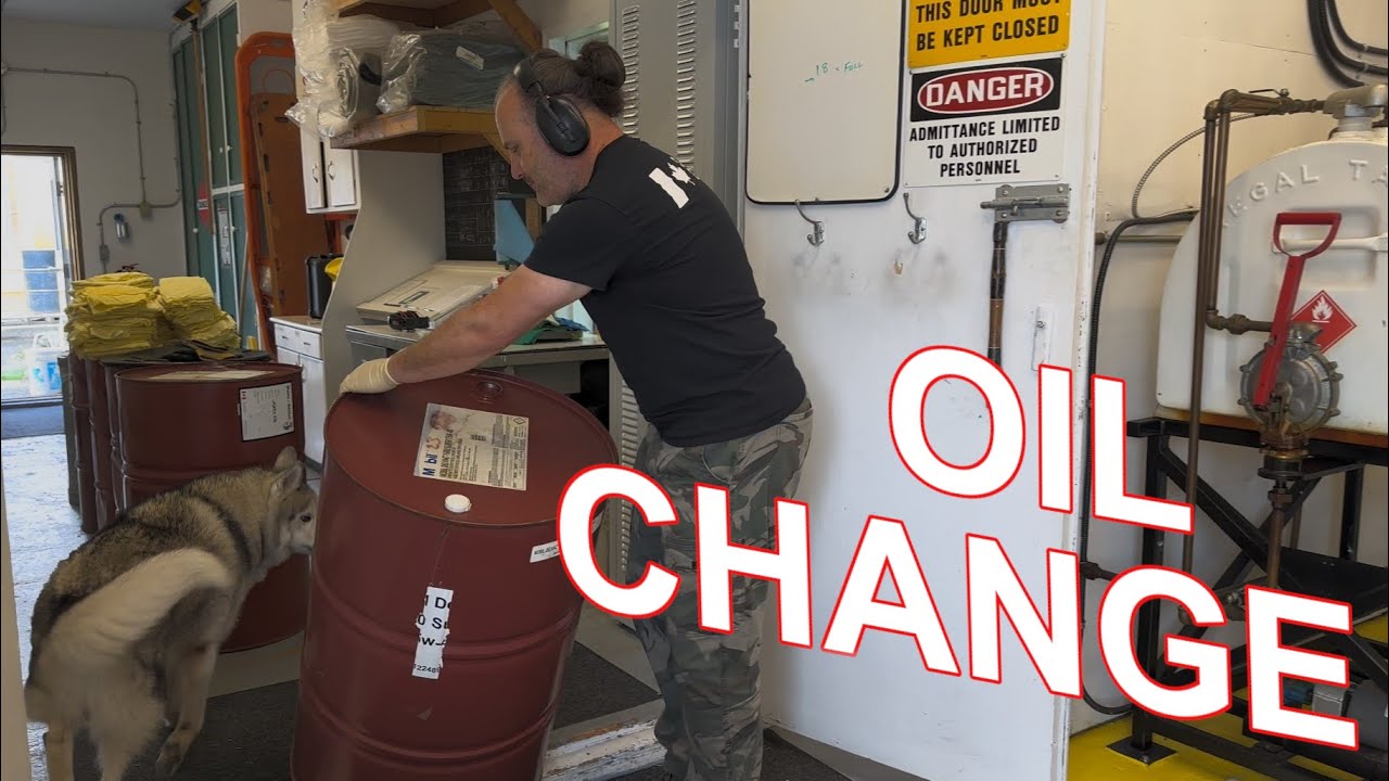 Lighthouse Keeper changes the OIL!
