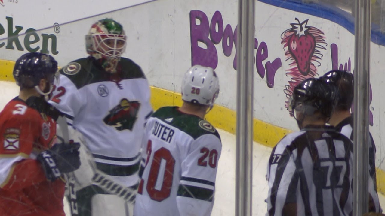 Alex Stalock mistakenly heads to bench anticipating penalty