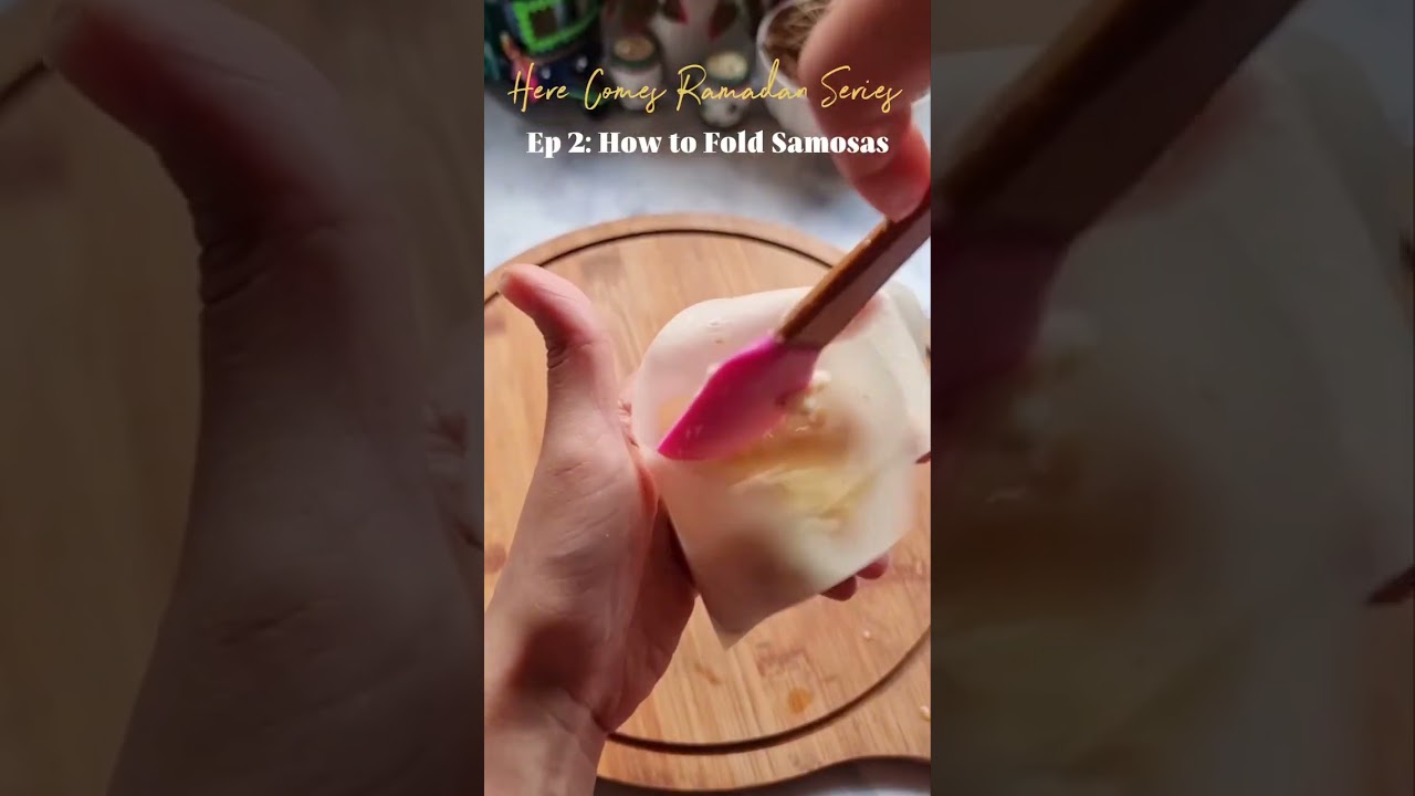 Easy Samosa Folding Technique | How to fold samosa #samosa #shorts