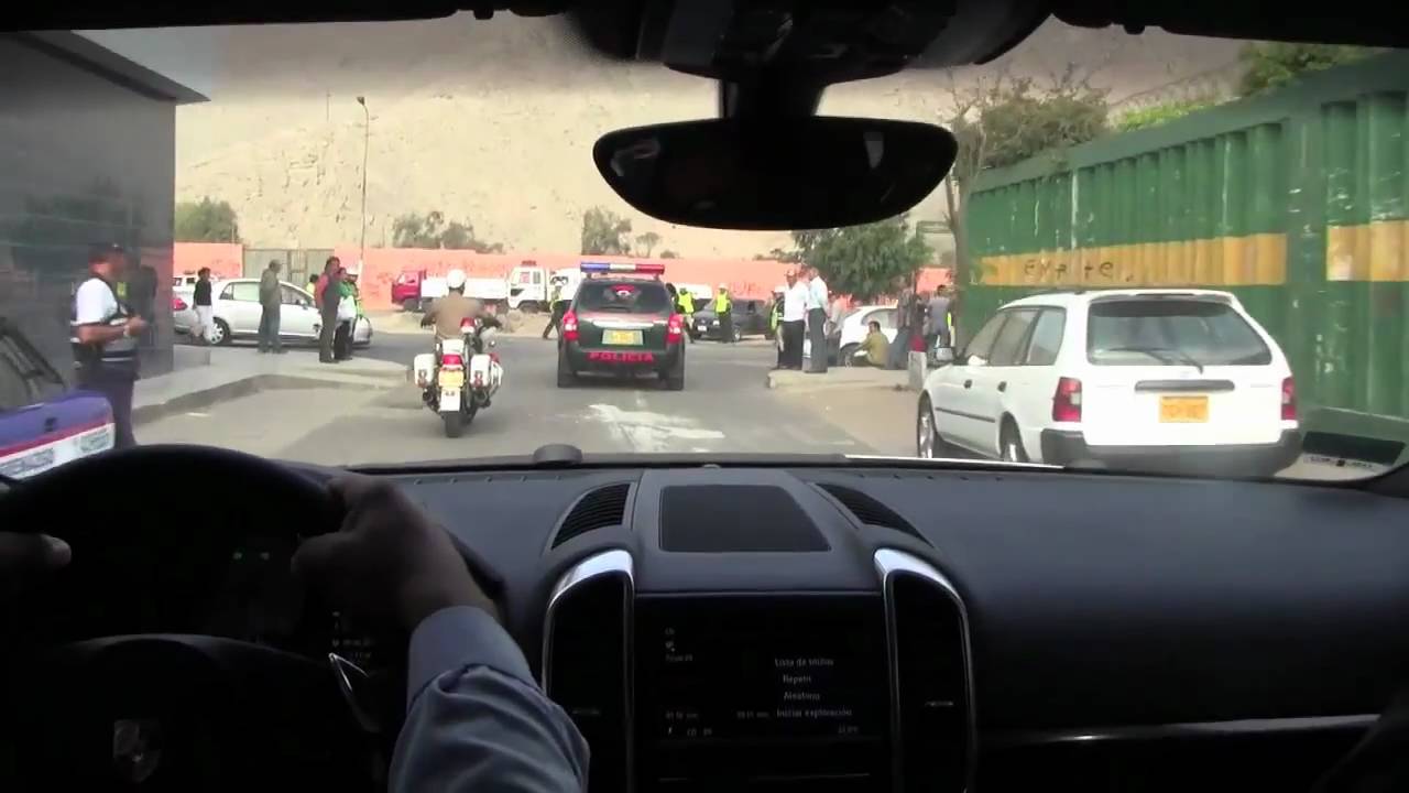 Fans lined the route to Estadio Monumental, Peru.