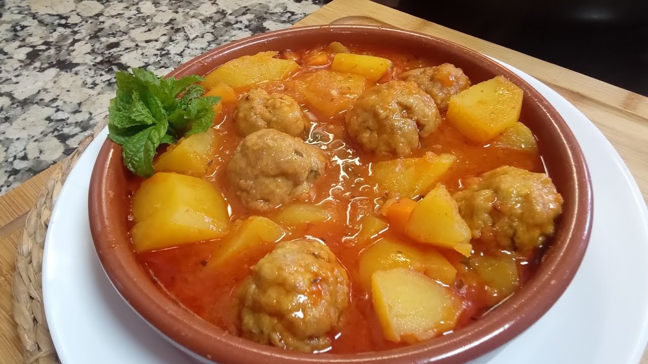 ALBONDIGAS CON PATATAS GUISADAS, receta deliciosa para toda la familia
