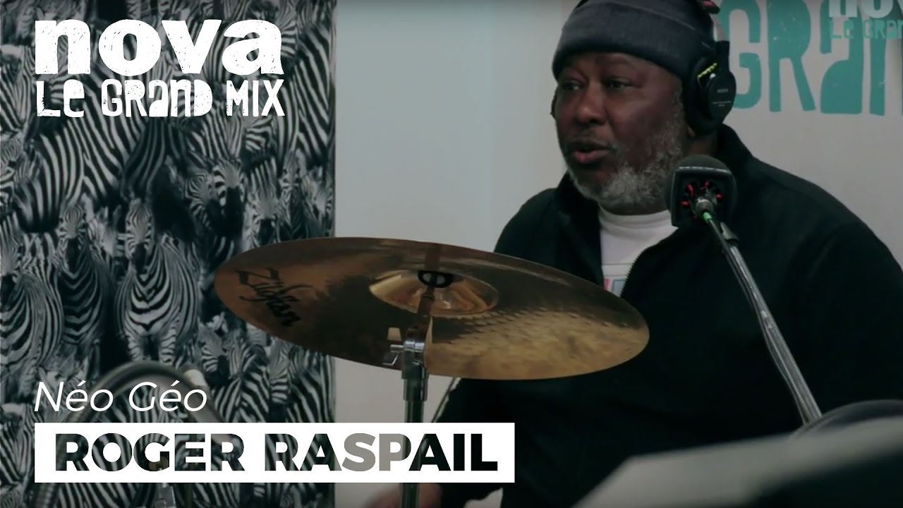 Roger Raspail dans le Salon de Musique de N&eacute;o G&eacute;o