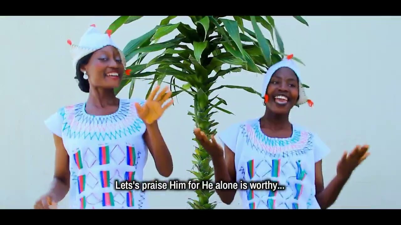Official video of Hausa Medley Praise by Grace Ojo (Graceful Crew)