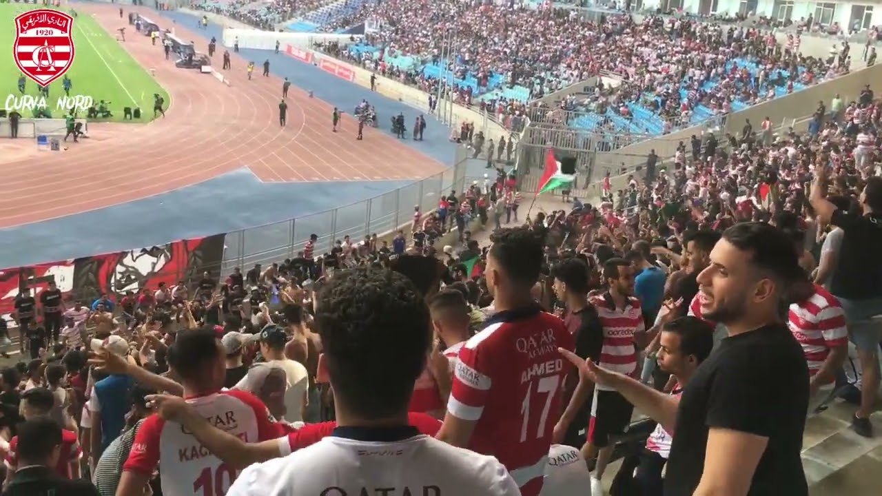 Fidèle m3a jam3ito ohh ohh 🇵🇱⚪️🔴(entre les mi-temps)