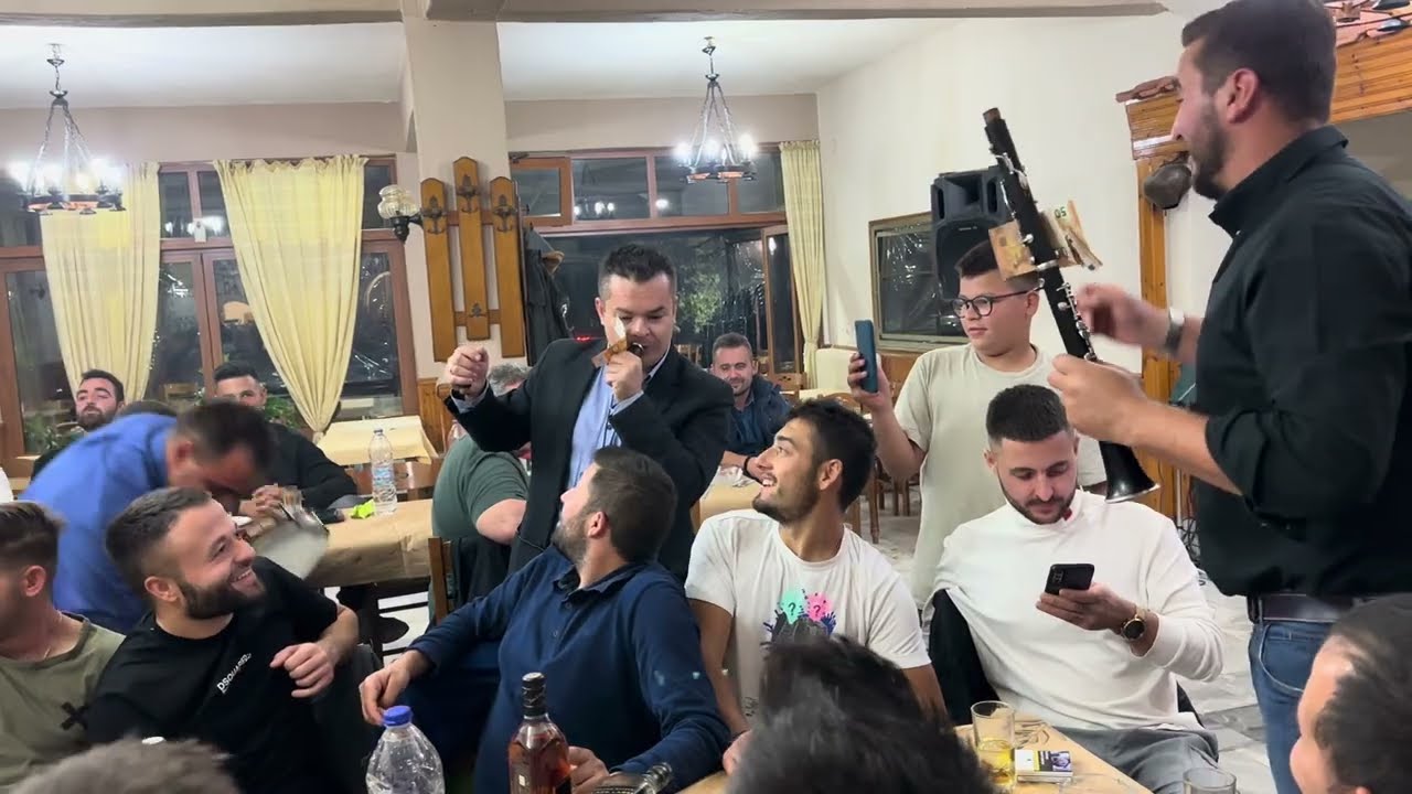 ΧΑΛΑΣΙΑ ΜΟΥ, ΚΩΣΤΑΣ ΤΖΙΜΑΣ, ΓΙΑΝΝΗΣ ΖΙΑΚΟΣ ΚΛΑΡΙΝΟ, ΗΠΕΙΡΩΤΙΚΑ ΓΙΑ ΟΛΟΥΣ ΤΟΥΣ ΜΕΡΑΚΛΗΔΕΣ ΣΤΟΝ ΤΟΠΟ