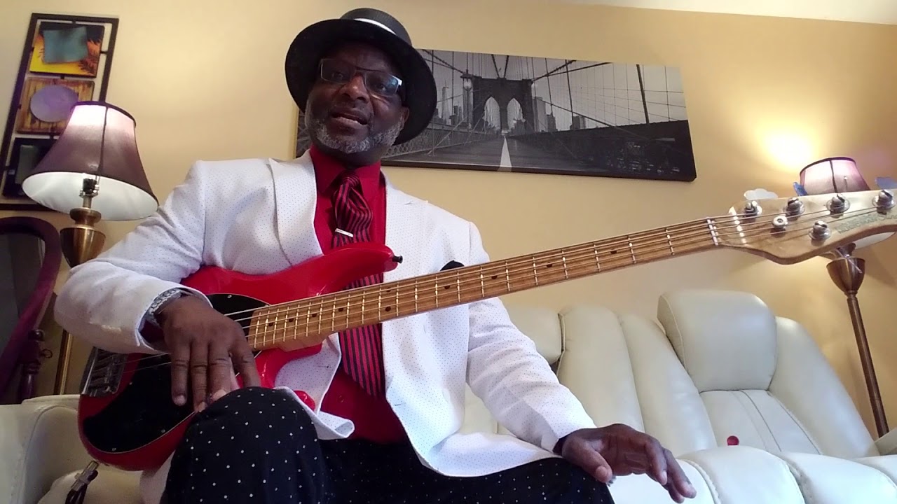 VINTAGE  1988 MUSICMAN STINGRAY 5.....DEMO