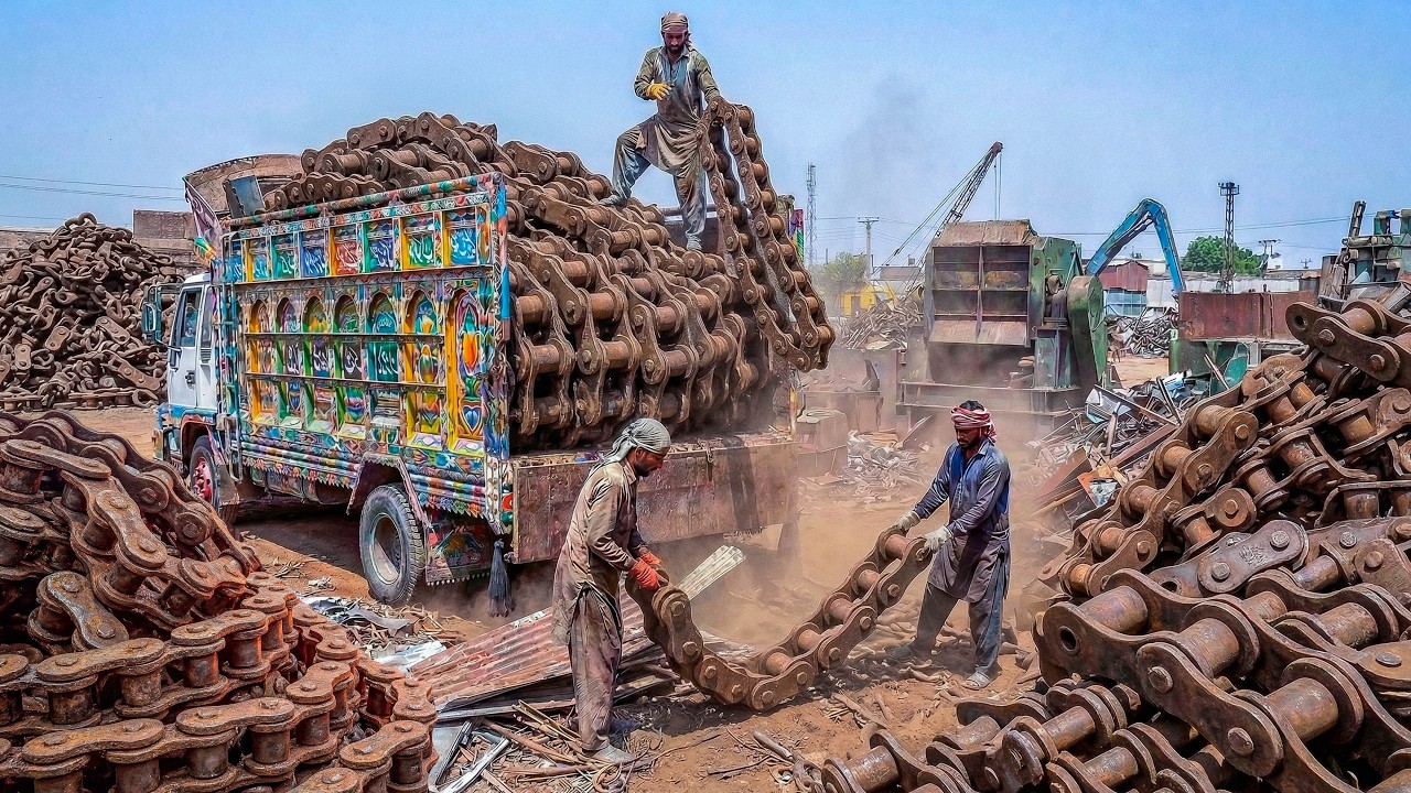 Incredible Process Of Recycling Scrap Old Chains Into New Machanical Parts Manufacturing