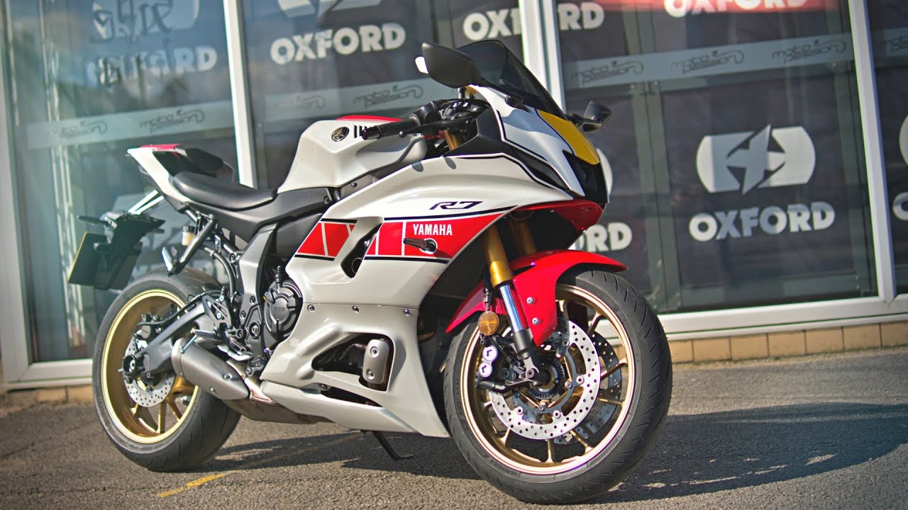 Discovering the 2023 YAMAHA R7 World GP 60th Anniversary