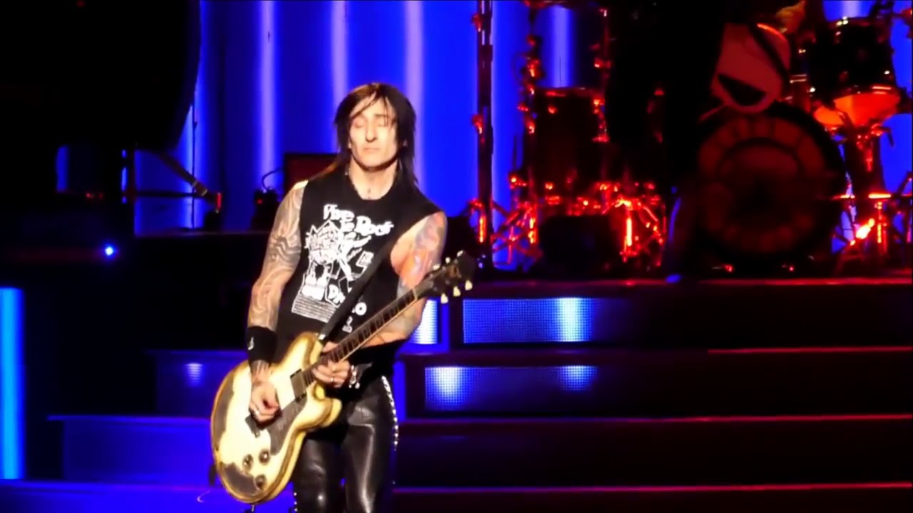 Guns N' Roses Rocket Queen NITLT Tour