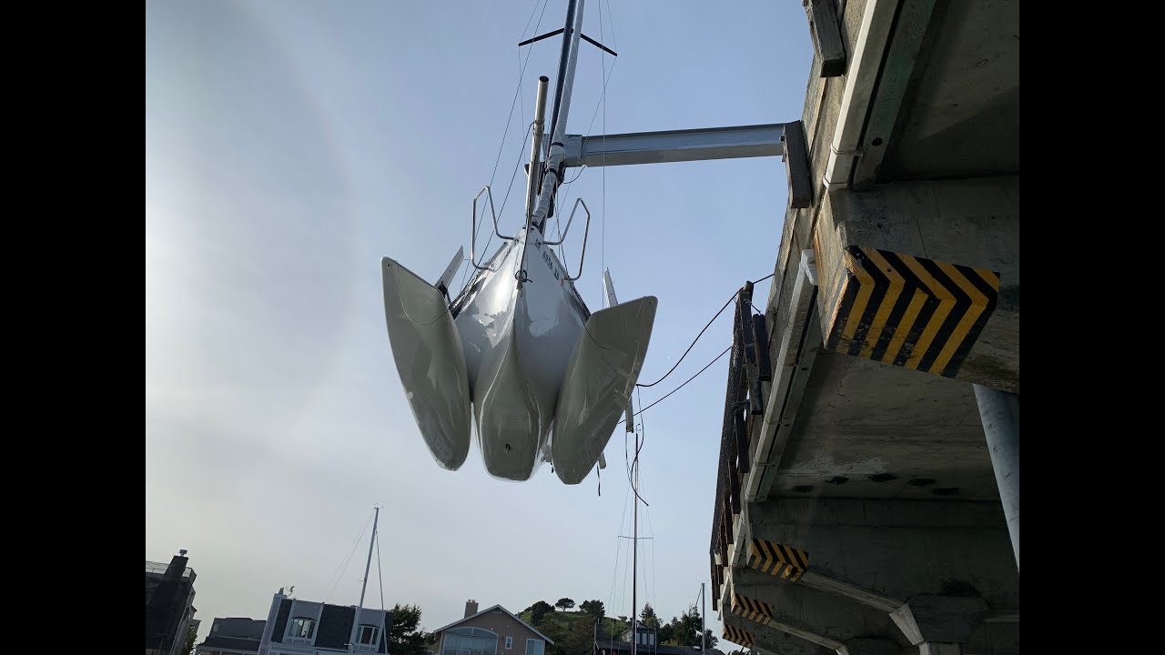 Тримаран Farrier F22R передан новым владельцам и впервые вышел в море.