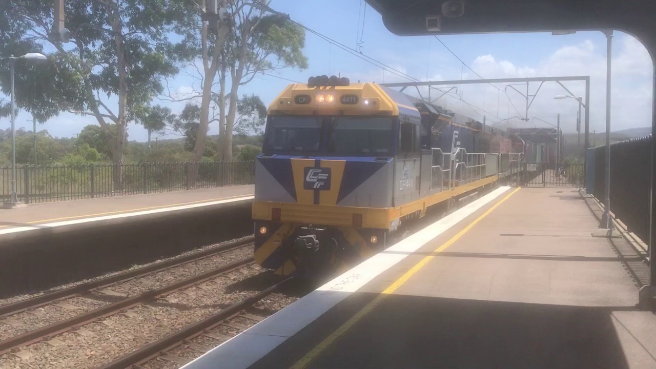 CFCLA container train at Cockle Creek, NSW