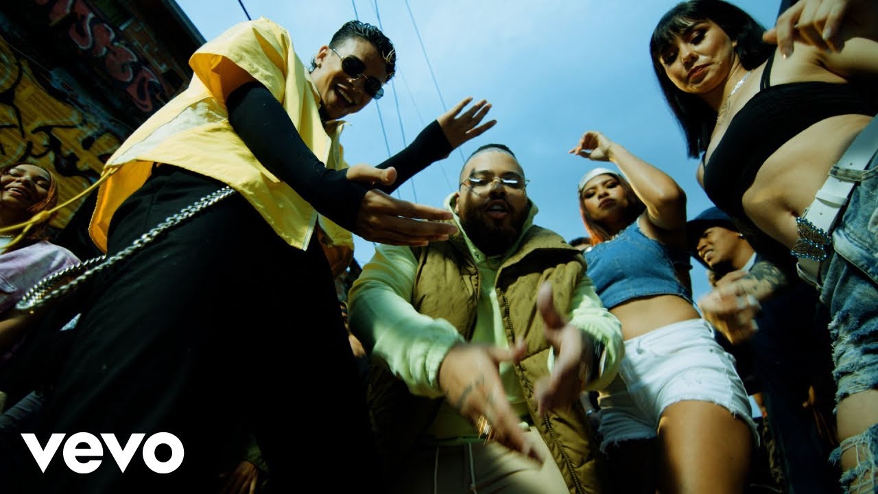 ROBI, Totoy El Frio - Perro Negro (Official Video)