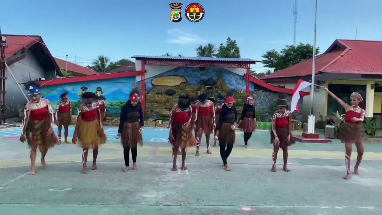 PERTUNJUKAN SENI TARI KOLOSAL POLWAN POLRES SORONG SELATAN