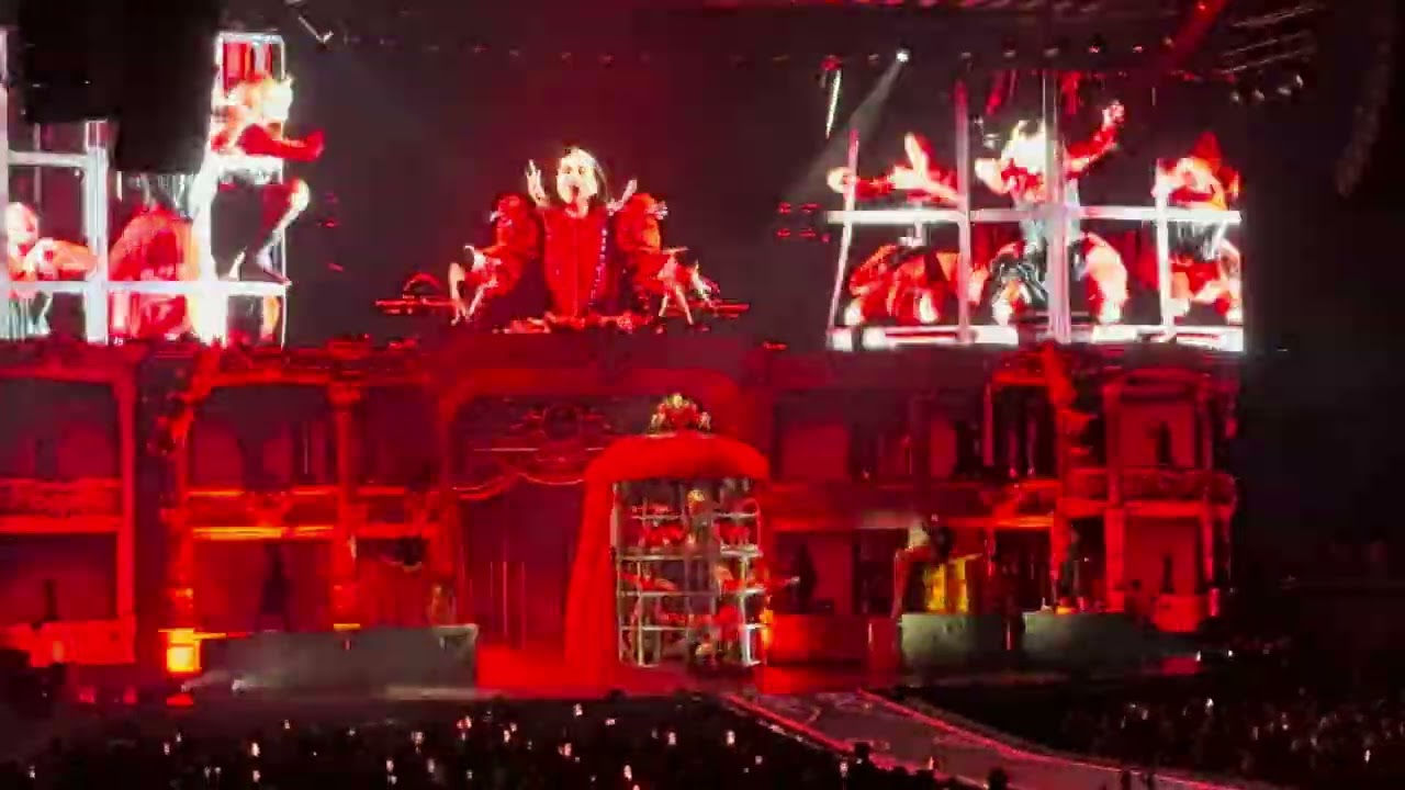 Lady Gaga - Intro + Bloody Mary + Abracadabra - live in Los Angeles