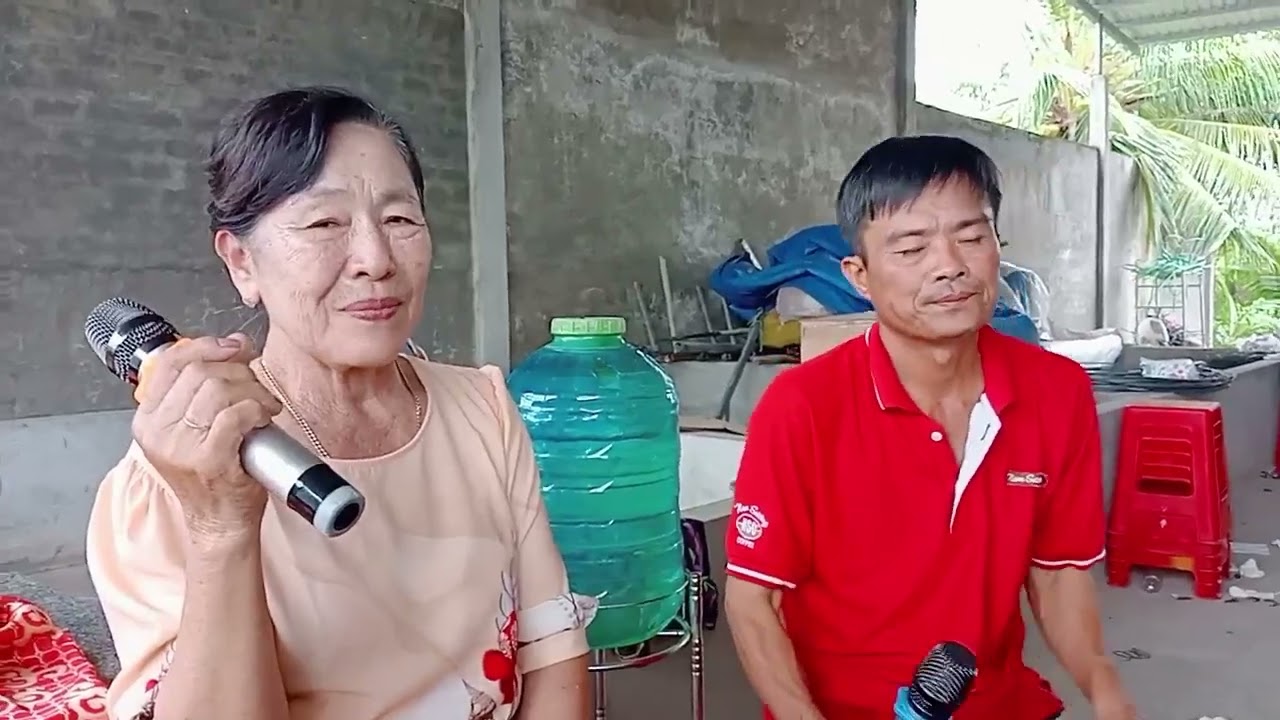 Hai đứa mình yêu nhau - Hai dì cháu song ca