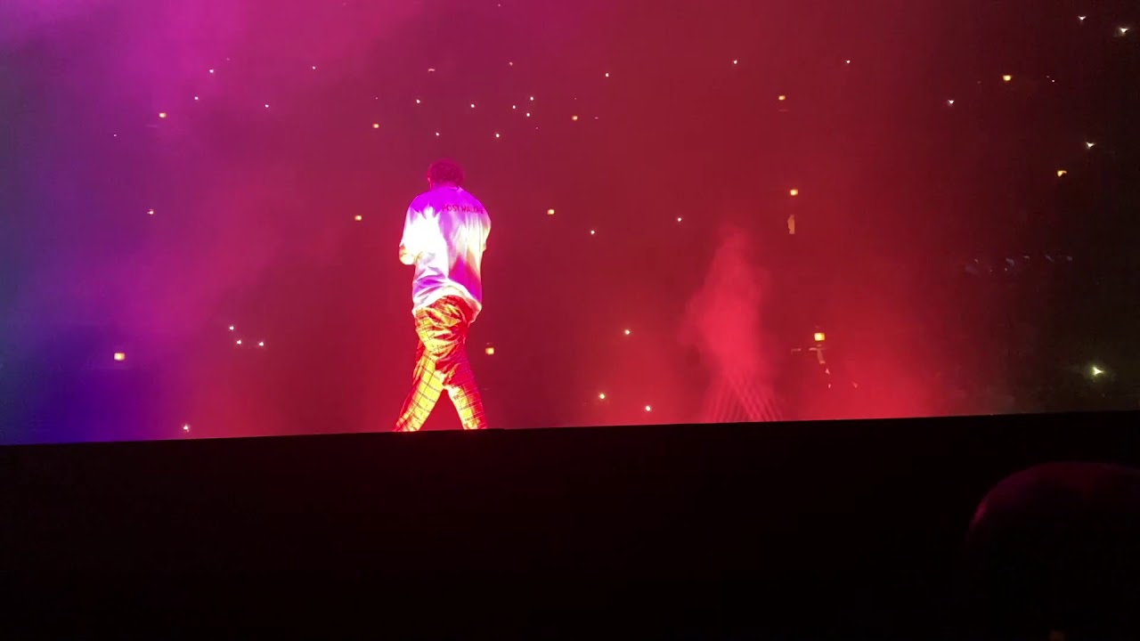 Post Malone - Die For Me (Runaway Tour Chicago)