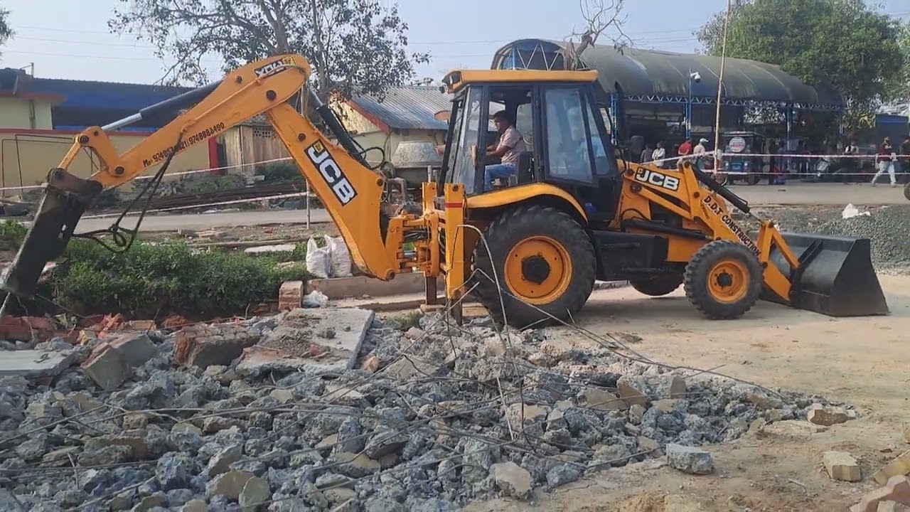 Jcb rock breaker rental service | Available on IndiaMART