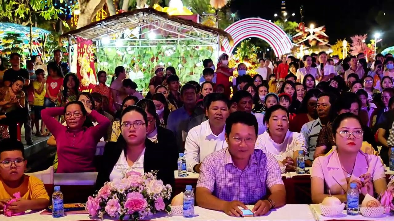 VỀ QUÊ ĂN TẾT ( Hoàng Quỳnh Như & nhóm TNT Kids )