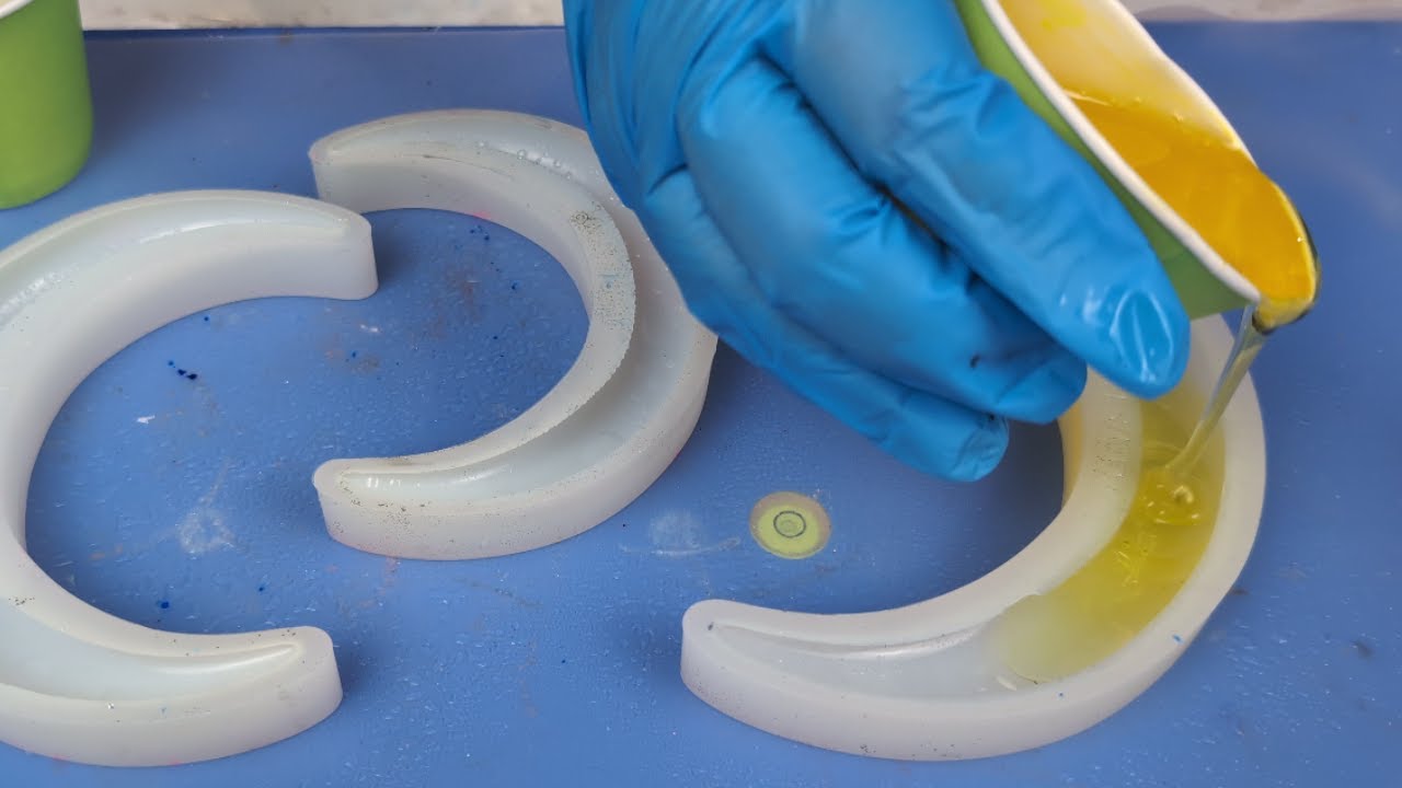 Trying Holographic Silicone Sheets w/ Resin