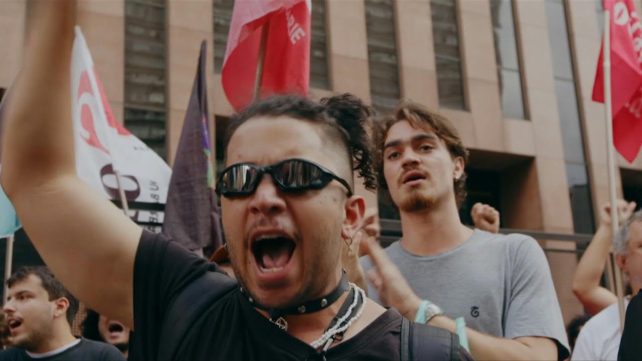 Manifestantes no Brasil protestam contra ataques dos EUA à Venezuela | AFP