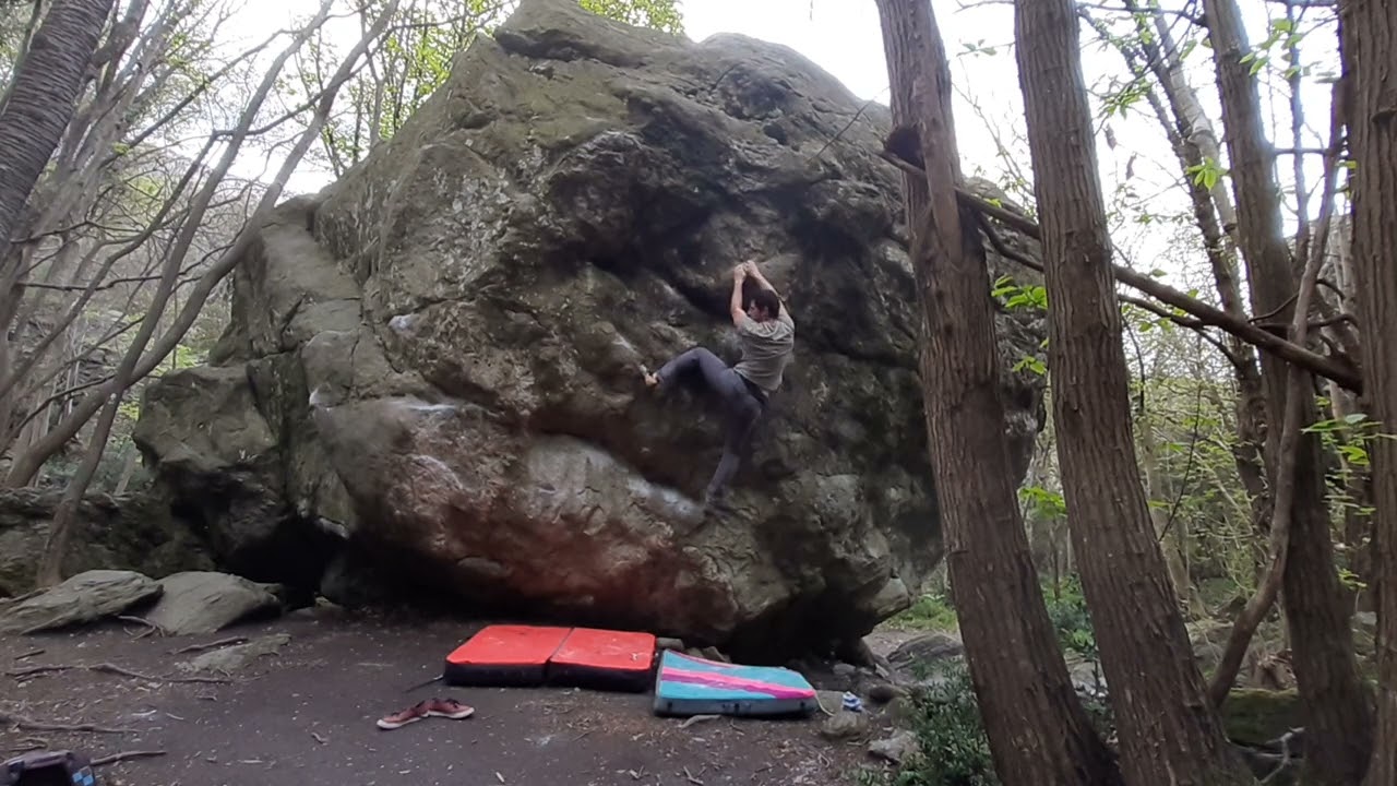 Dog eat dog 6B+, Potala sector, Varazze #varazze #bouldering