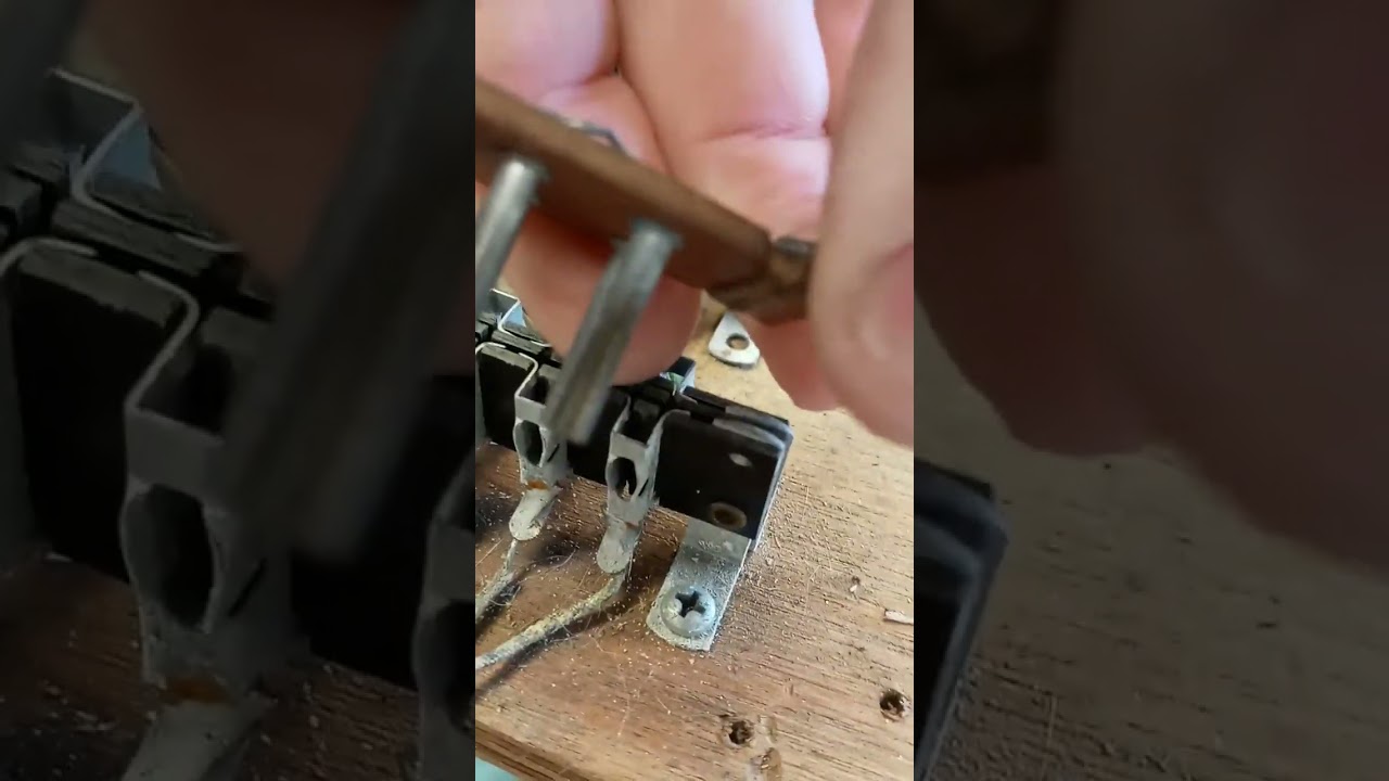 Space Mission Pinball Hacks #1 And where to clean the Jones Plugs