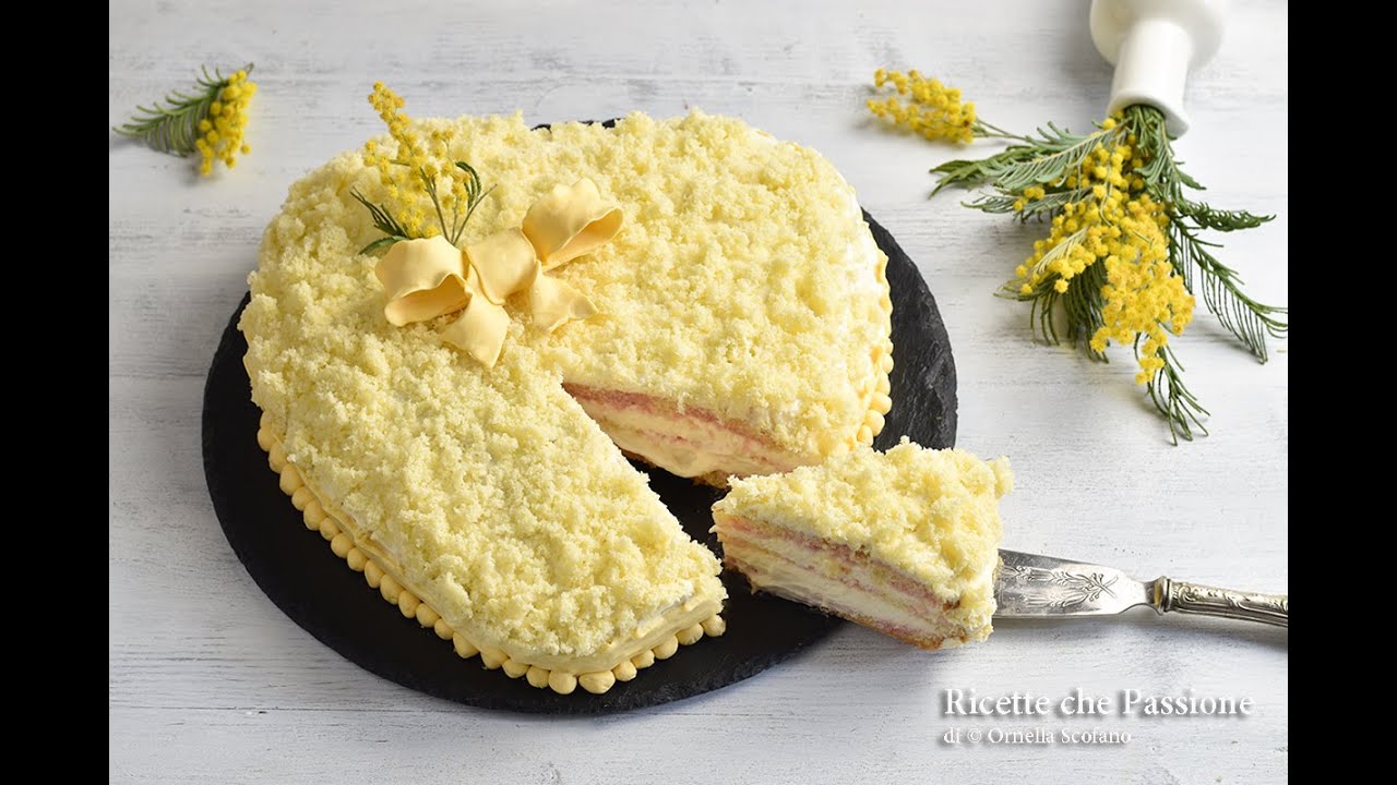 Torta mimosa all'alchermes a cuore - Ricetta facile con 1 solo pan di spagna - Ricette che Passione