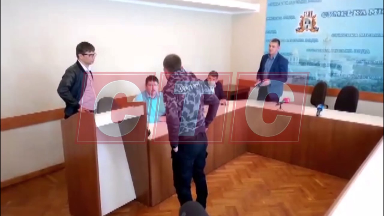 Мордобій на круглому столі по тарифах у маршрутках