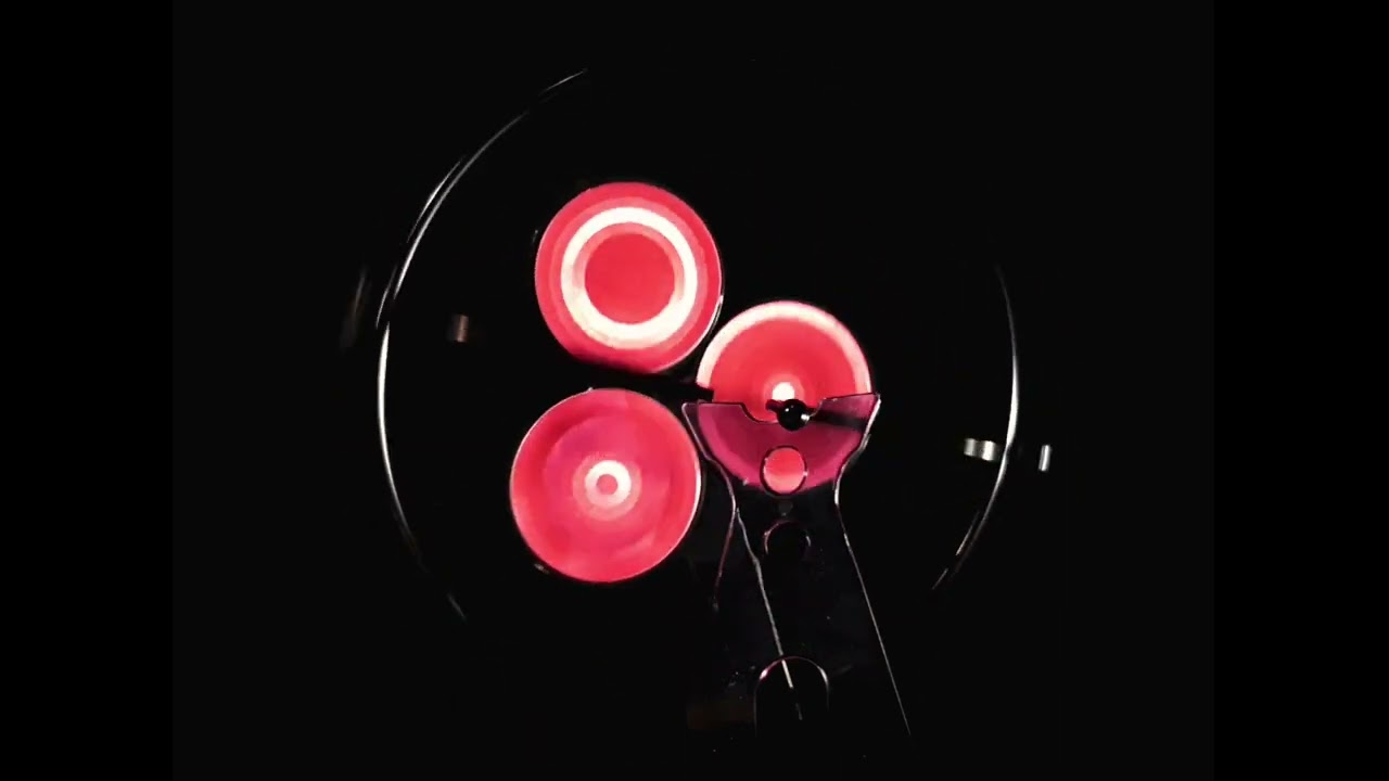 Tri Illusion Kinetic Clip BlackScreen (Red Side)
