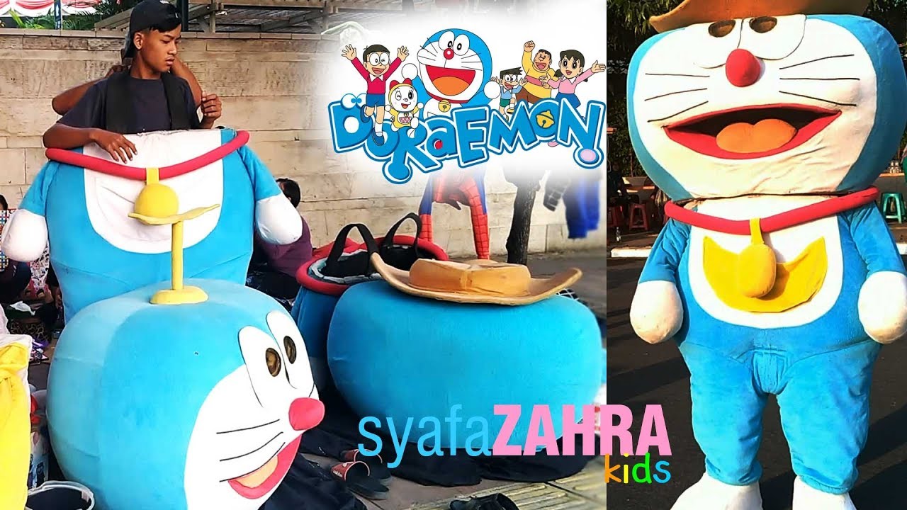 Doraemon Terbaru Pakai kostum di CFD Jakarta