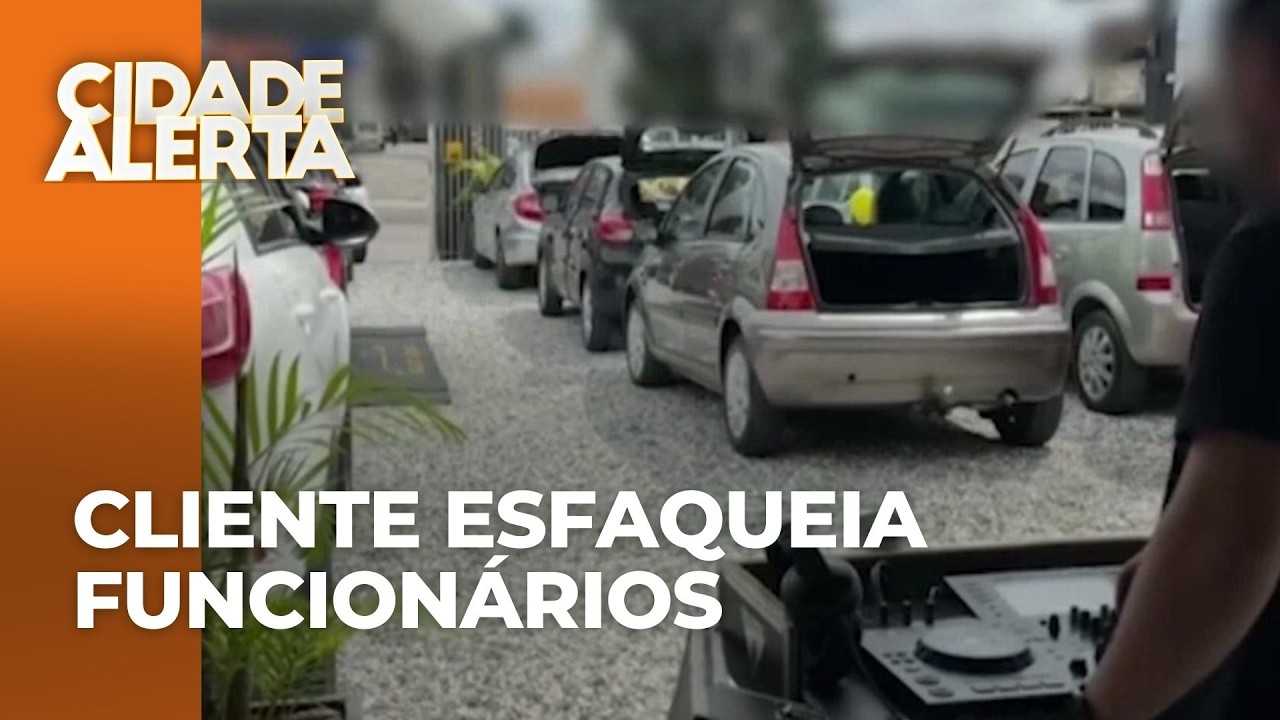 Cliente usa chave reserva para tentar pegar carro no pátio de loja e esfaqueia dois funcionários