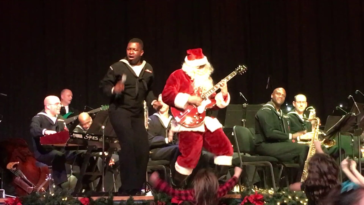 Santa Plays 