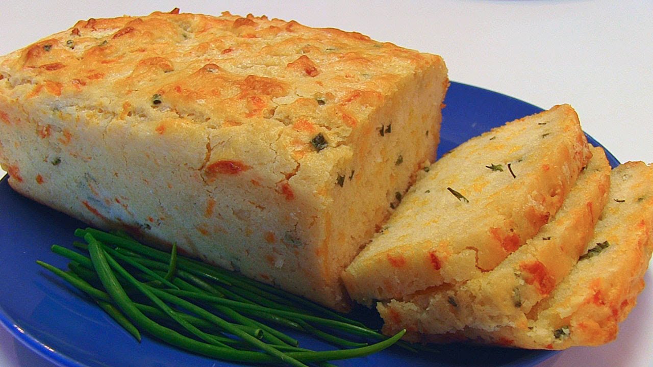 Хлеб с чеддером и луком-резанцом от Betty's