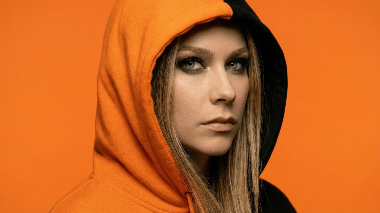 UNDER MY SKIN | Emotional Uplifting | Female Vocal Trance | Skyla Reeze