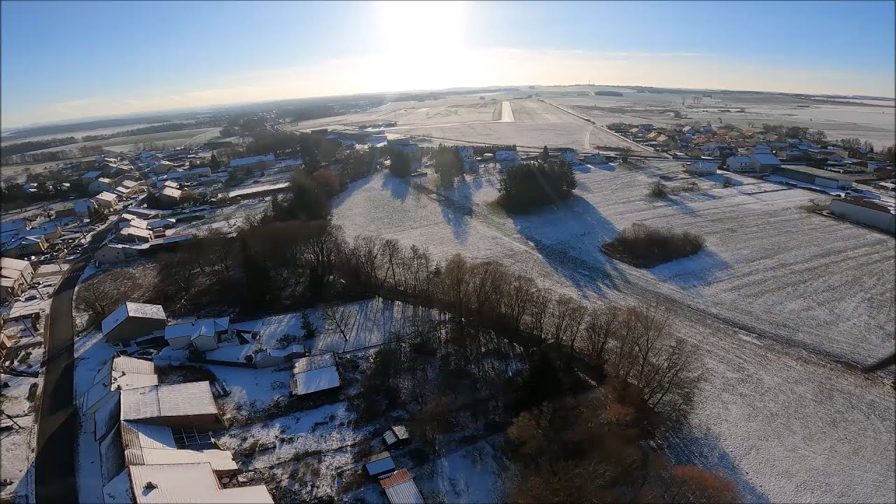 LFGT - Sarrebourg-Buhl atterrissage piste enneig&eacute;e. Arriv&eacute;e par le nord et atterrissage piste 22