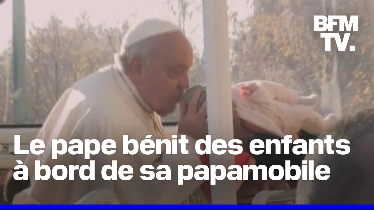 Corse: le pape François déambule dans les rues d'Ajaccio en papamobile