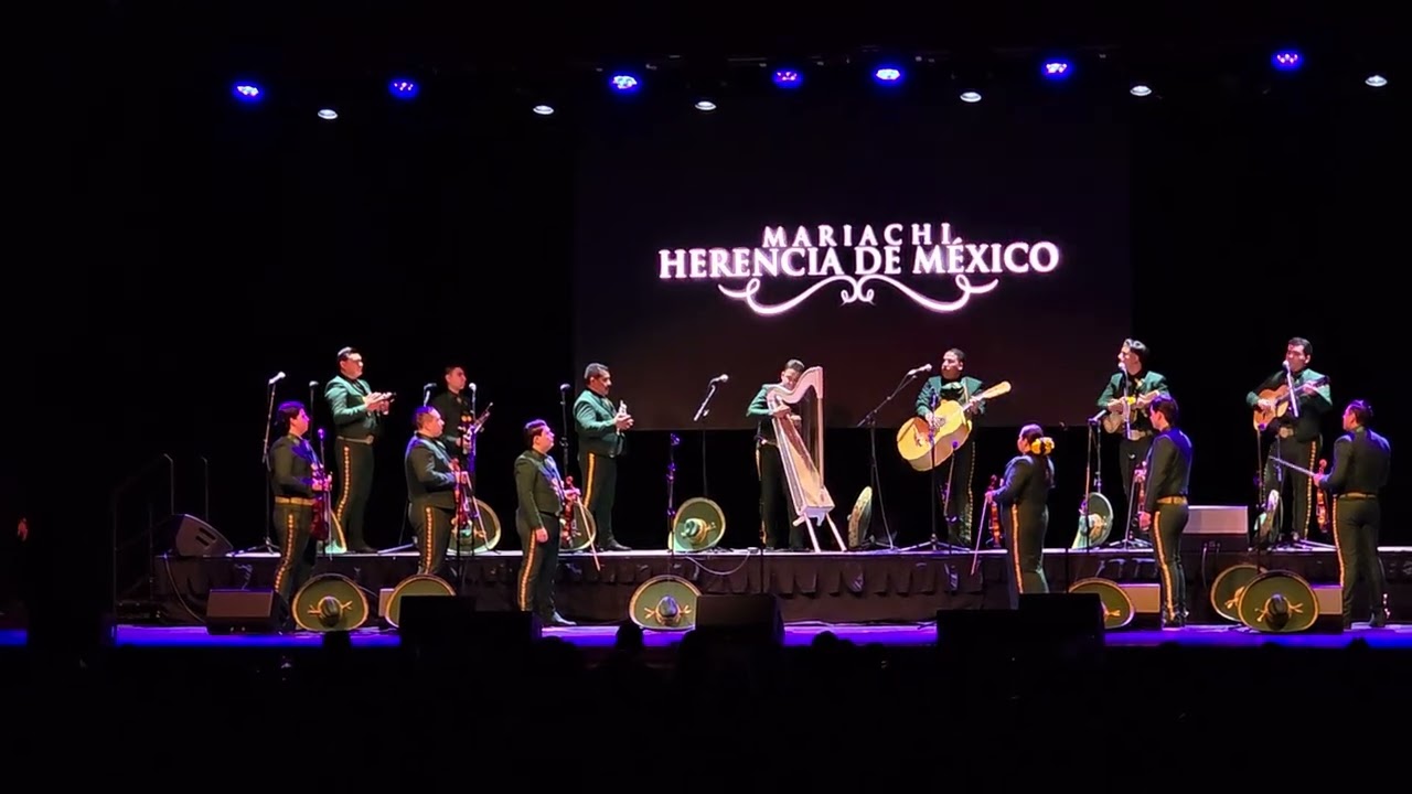 El Gavilan Mariachi Herencia de Mexico 
