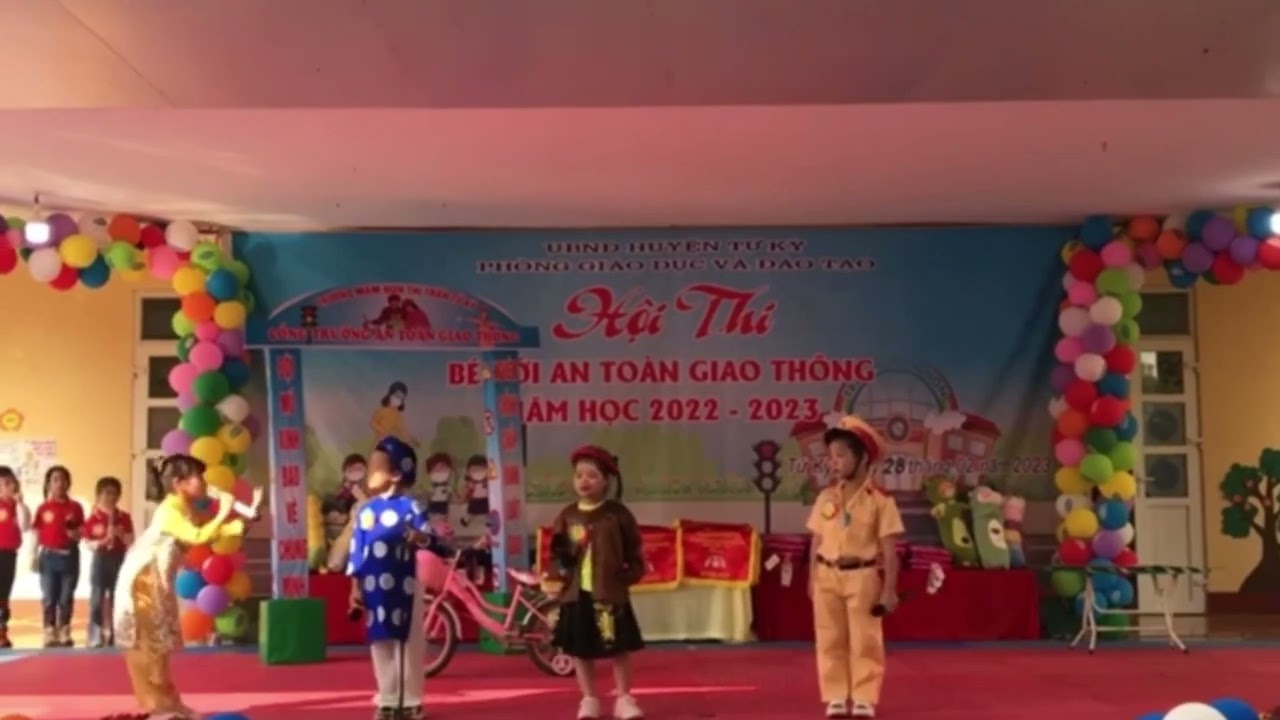 Tiểu phẩm Lý trưởng đi thi