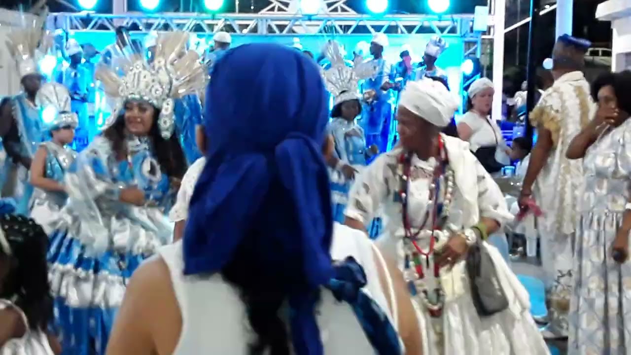 DANÇA EM HOMENAGEM A IEMANJÁ NA NOVA PRAÇA DO SOL.  PONTA DA ÁREIA SÃO LUIS. 