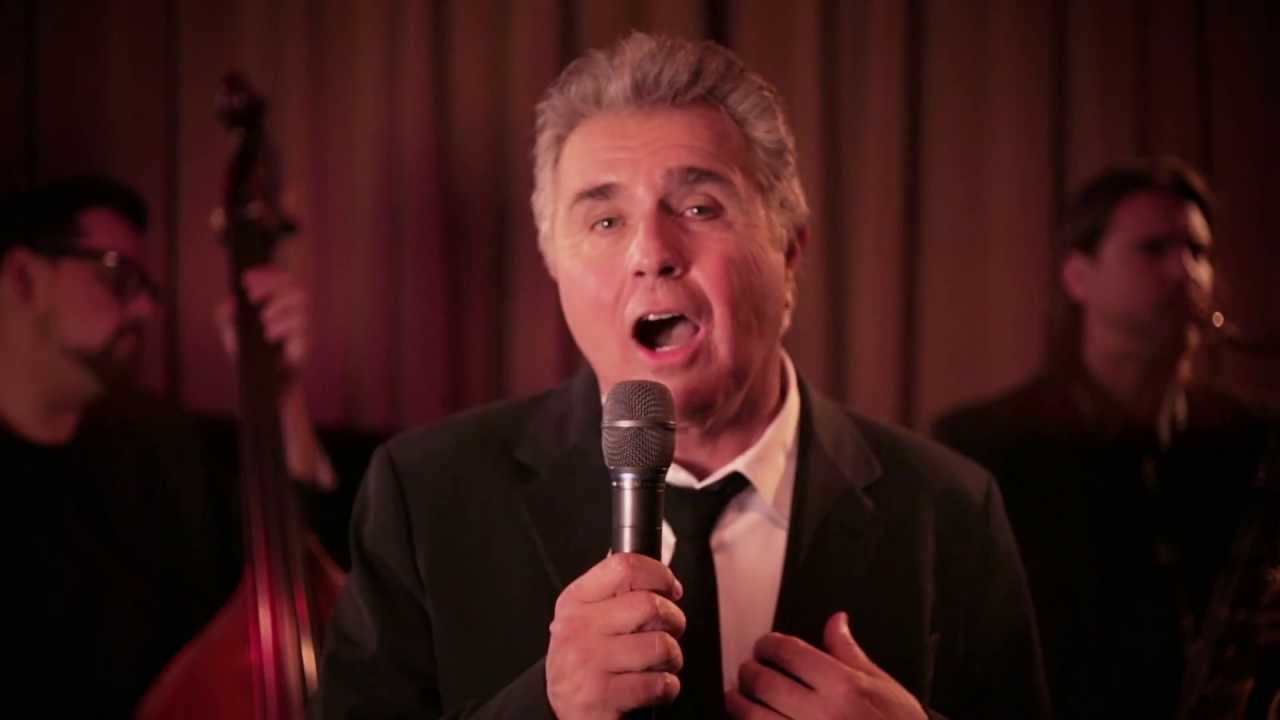 Steve Tyrell performs 