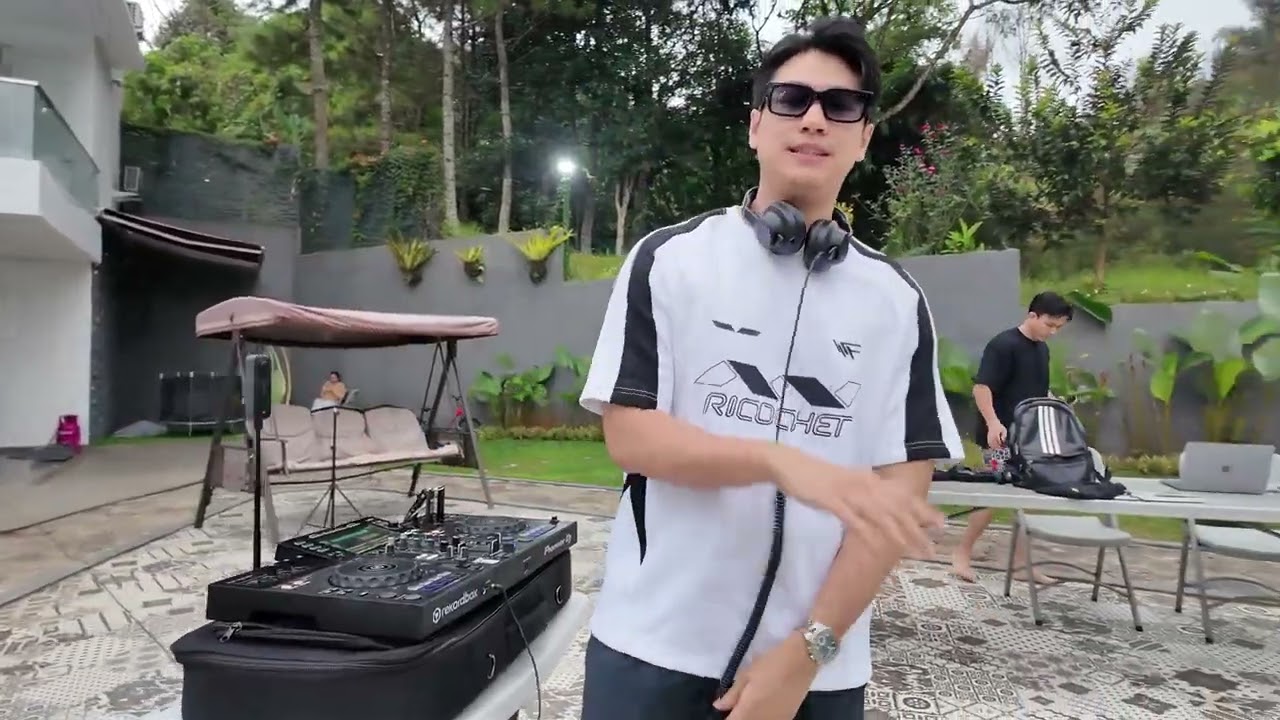 LIVESET SUNSET FREQUENCIES : NICHO BRYANT