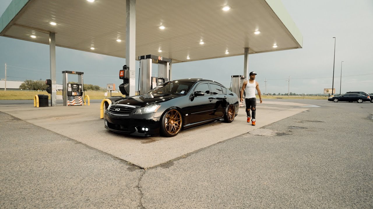 Bagged INFINTI M45S (4K)