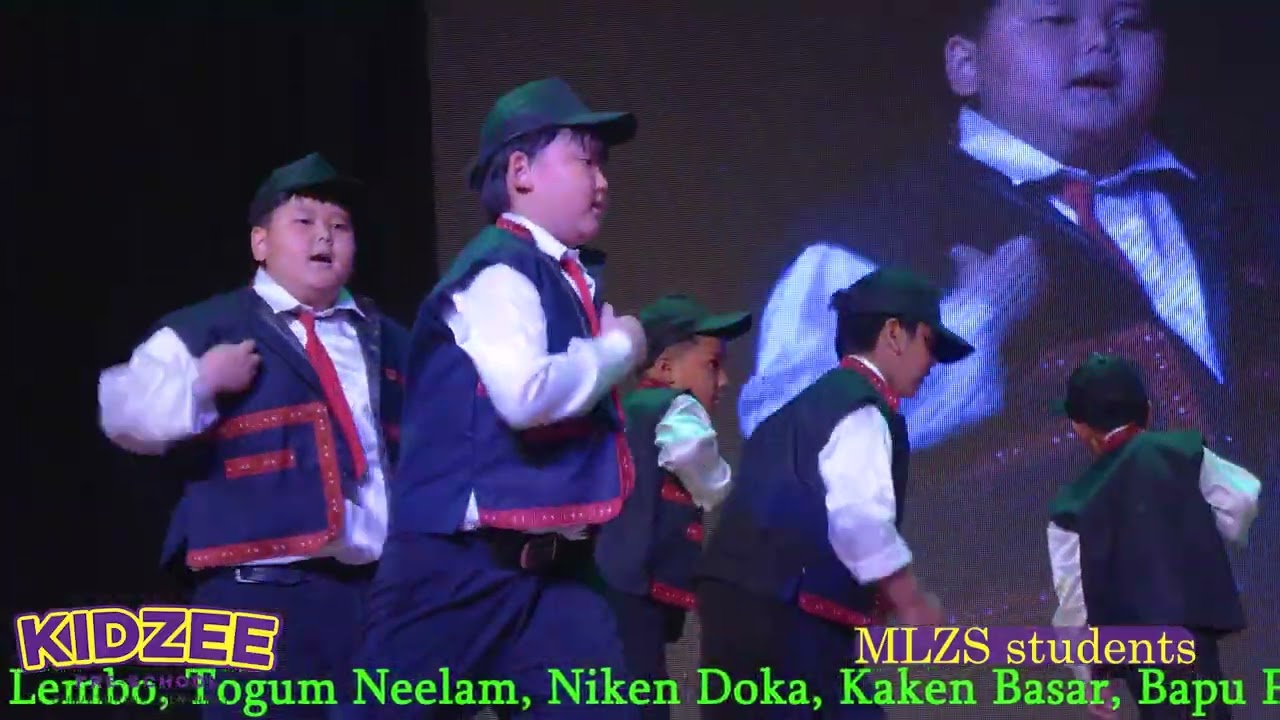 22  MLZS students